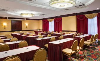 Hampton Inn & Suites by Hilton Toronto Airport
