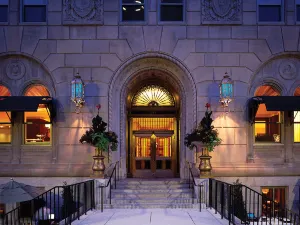 호텔 AKA 백 베이