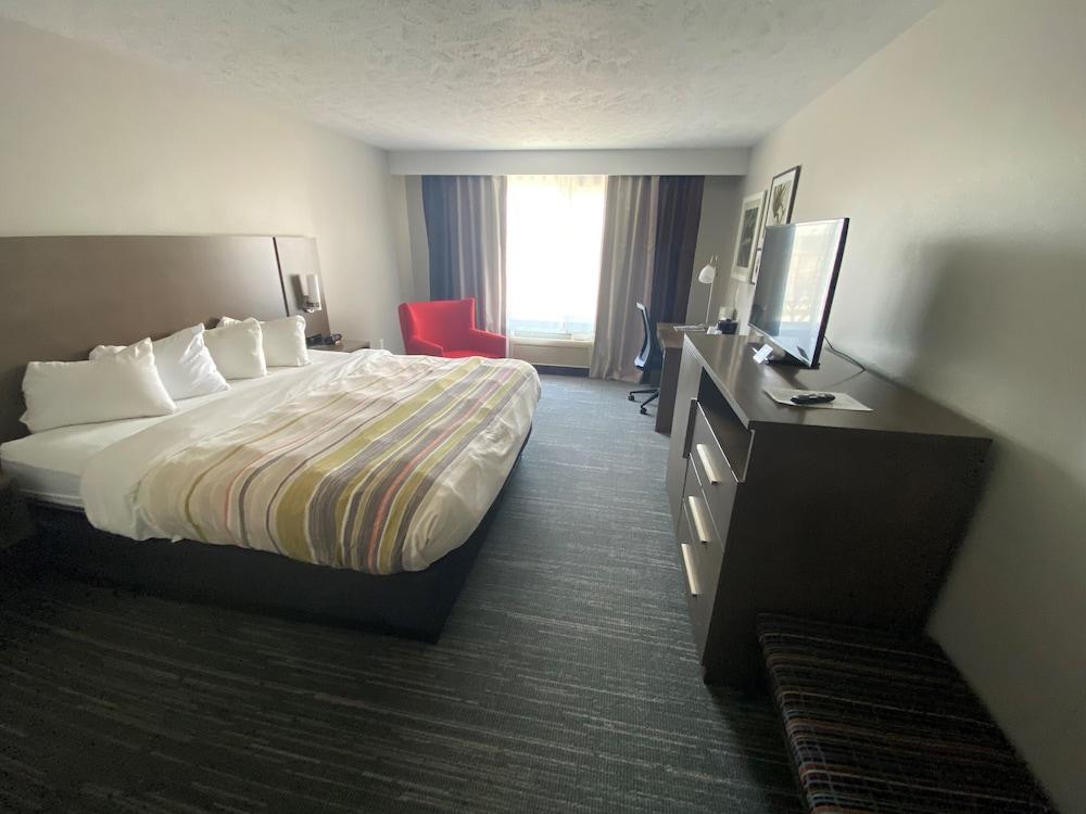 Country Inn & Suites by Radisson, Council Bluffs, IA