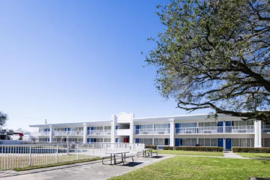 Motel 6 Jacksonville, NC