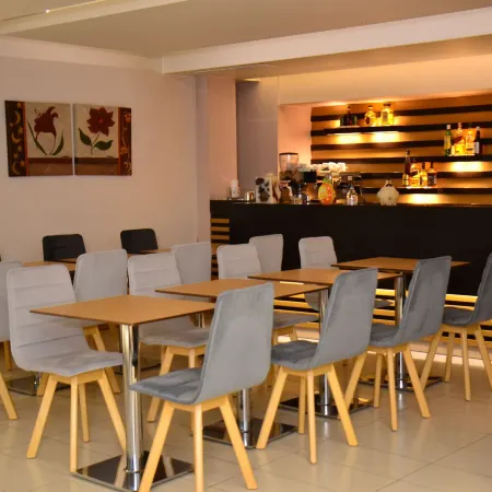 Deves Hotel