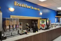 Days Inn by Wyndham Penticton Conference Centre - breakfast