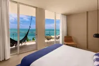 SLS Cancun Hotel & Residences