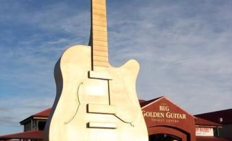Golden Guitar Motor Inn