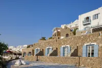 Kouros Hotel & Suites