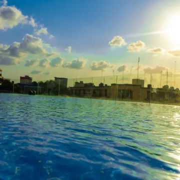 Holiday Inn 達累斯薩拉姆市中心 鄰近可可海灘的酒店