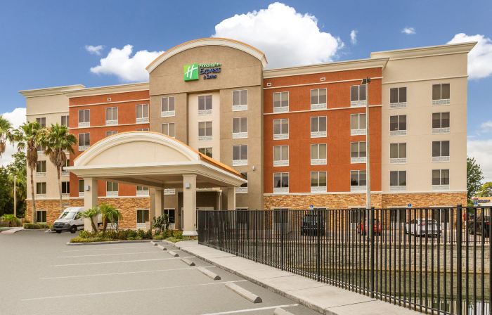Holiday Inn Express & Suites LARGO-CLEARWATER by IHG