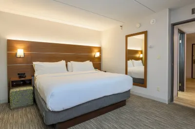 Holiday Inn Express Milwaukee-West Medical Center 와우와토사 호텔