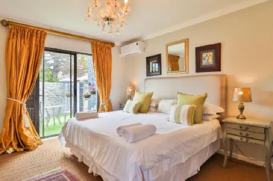 The Whale's Tale Guesthouse