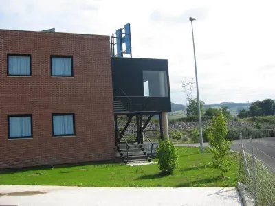 푸에르타 데 산티야나 University School of Physiotherapy Gimbernat 주변 호텔