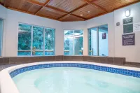 The Rundlestone Lodge - Bathtub