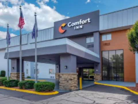 Comfort Inn South Hotels near Garfield Park Conservatory