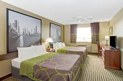 Super 8 by Wyndham Gurnee Hotels in 