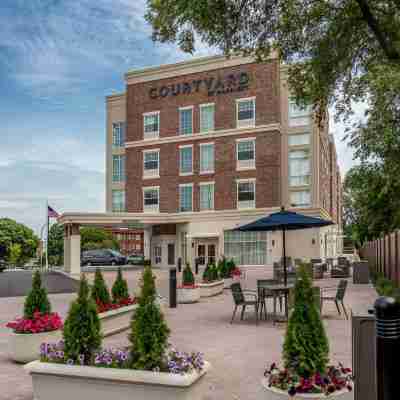 Courtyard Rochester Downtown Hotel Exterior