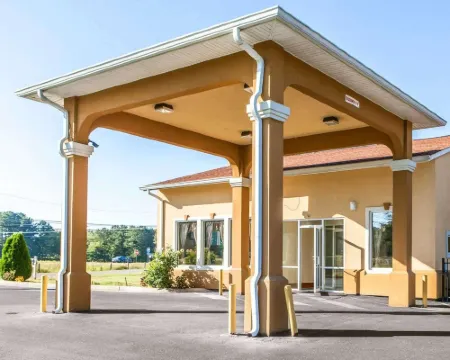 Quality Inn & Suites Hotels in Cartersville