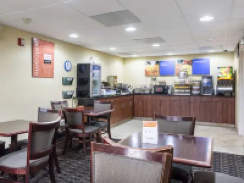 Comfort Inn Decatur Priceville Hotels in Decatur