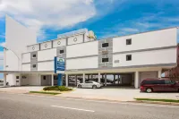 Arya Blu Inn and Suites فنادق في Ormond Beach