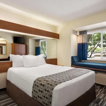 Microtel Inn & Suites by Wyndham Inver Grove Heights/Minne