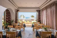 Smaragdine Beach Hotel Отели в г. 