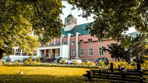 Haus des Volkes - Das Bauhaushotel Hotels in Probstzella
