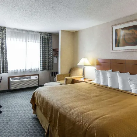 Quality Inn at Collins Road - Cedar Rapids