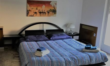 B&B Magenta - Housity