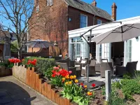 Milford Hall Salisbury Hotels near Salisbury Library