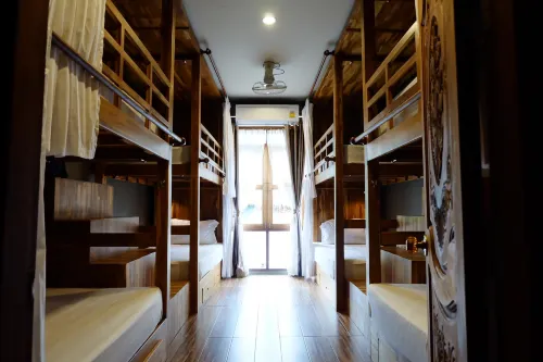 Bloom Cafe & Hostel
