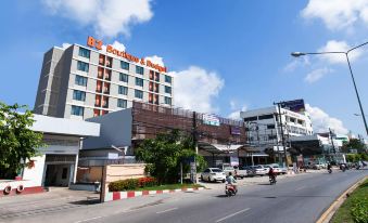 B2 Phuket Boutique & Budget Hotel
