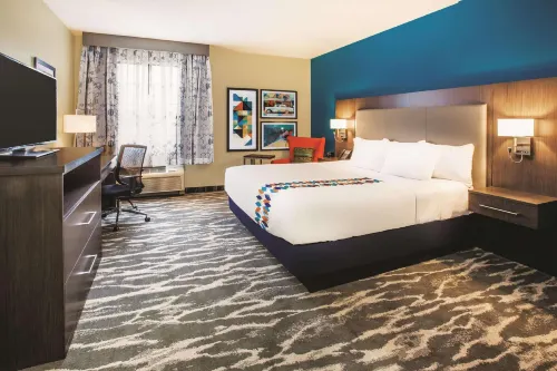 La Quinta Inn & Suites by Wyndham Kokomo Hotels in Kokomo