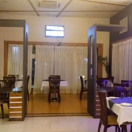 Hotel Kohinoor Square