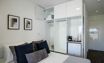 Phaedrus Living: Luxury Suite Nicosia 506