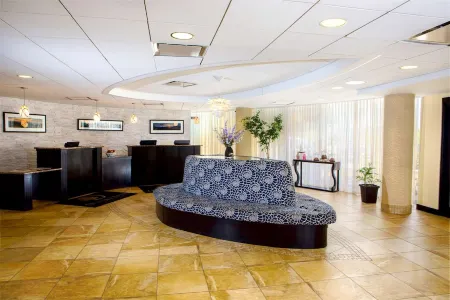 Wyndham Portland Airport Hotel Отели рядом с достопримечательностью «Мэн Молл»