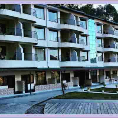 Sterling Nainital Hotel Exterior