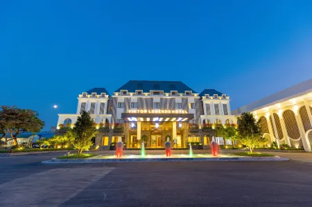 Viktor Legends Hotel Отели в г. Монгкай