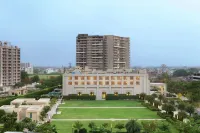 더블트리 바이 힐튼 아그라 Musamman Burj 주변 호텔