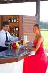 Ramada Plaza by Wyndham Thraki - bar