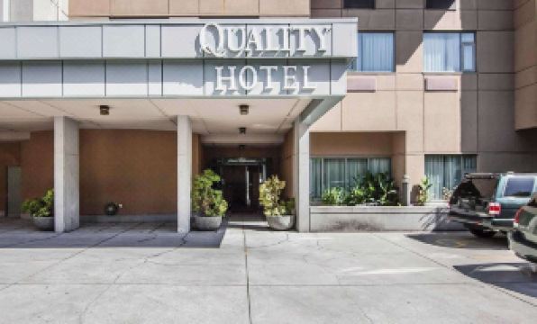 Comfort Hotel Vancouver Airport