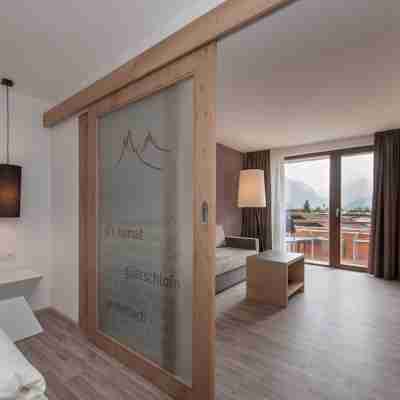 Aqa Hotel Annex Rooms