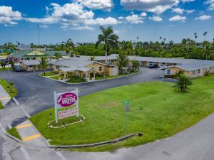 Everglades City Motel - Everglades Adventures Inn