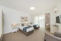 The Coast Motel Hotels in Emu Park
