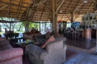 Azambezi River Lodge