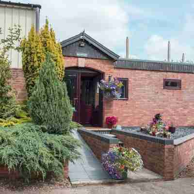 Spanhoe Lodge Hotel Exterior