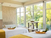 The Hotel Landing Hotele w: Wayzata