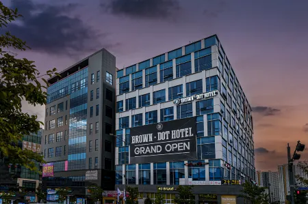 Wonju Brown Dot Hotel Corporate City Отели рядом с достопримечательностью «Ganhyeon Yuwonji»
