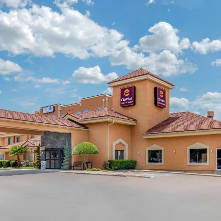 Clarion Inn & Suites DFW North