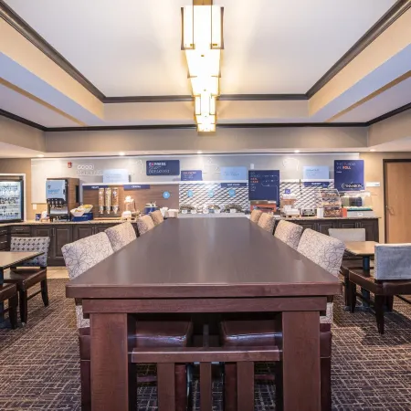 Holiday Inn Express & Suites YANKTON by IHG