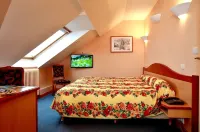 Logis Hôtel & Restaurant des Lacs Hoteles en Raon-l'Étape