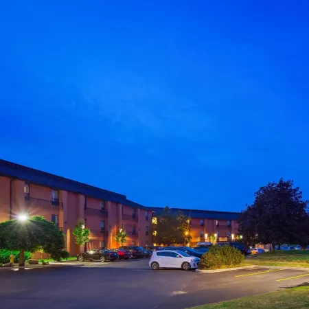 Best Western London Airport Inn  Suites