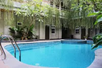 Koslo Yogyakarta - piscina